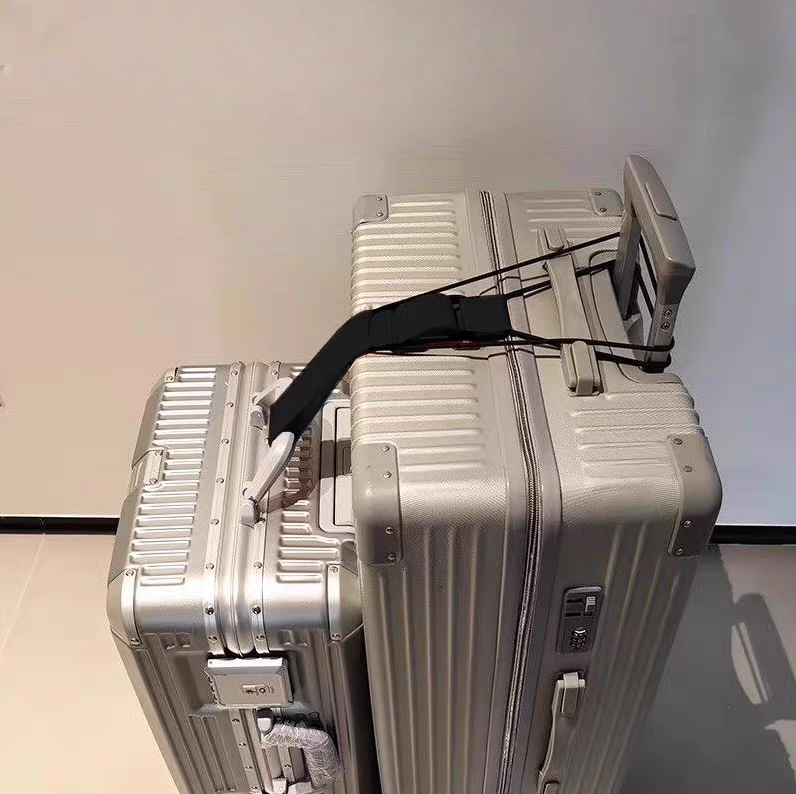 LockRide Pro: Adjustable Luggage Strap for Secure Stacking & Hands-Free Travel