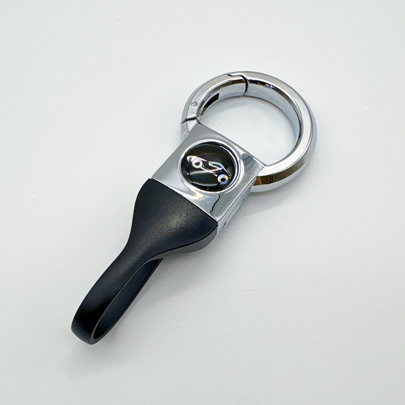 SnapLock™ Tactical Quick-Release Keychain — Screwless Metal Car Key Ring with Heavy-Duty TPU Strap