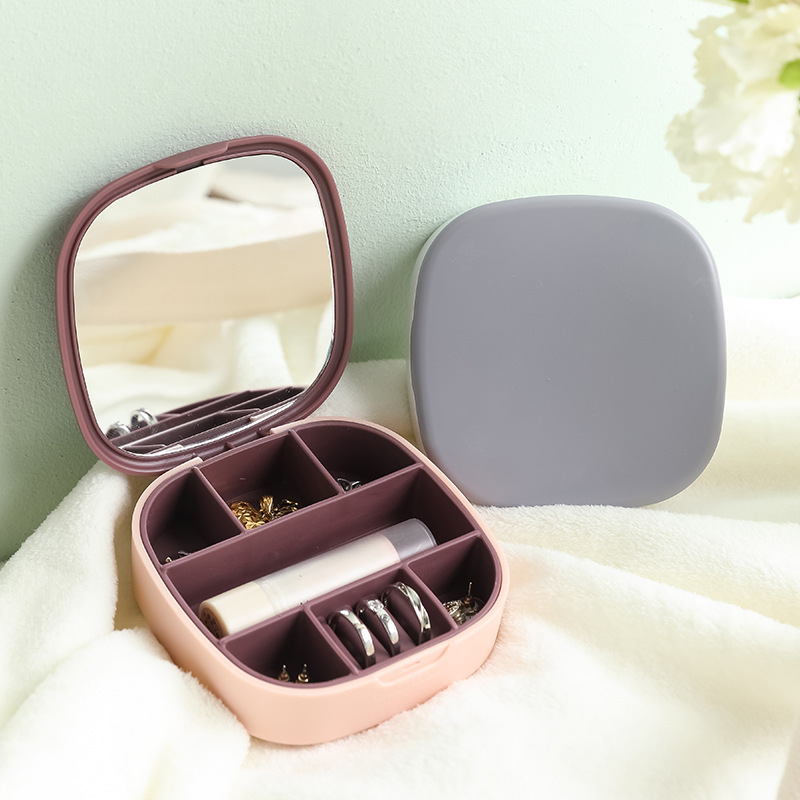 Portable Jewelry Organizer – Compartmentalized Design with Built-in Mirror