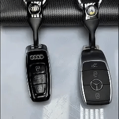 SnapLock™ Tactical Quick-Release Keychain — Screwless Metal Car Key Ring with Heavy-Duty TPU Strap
