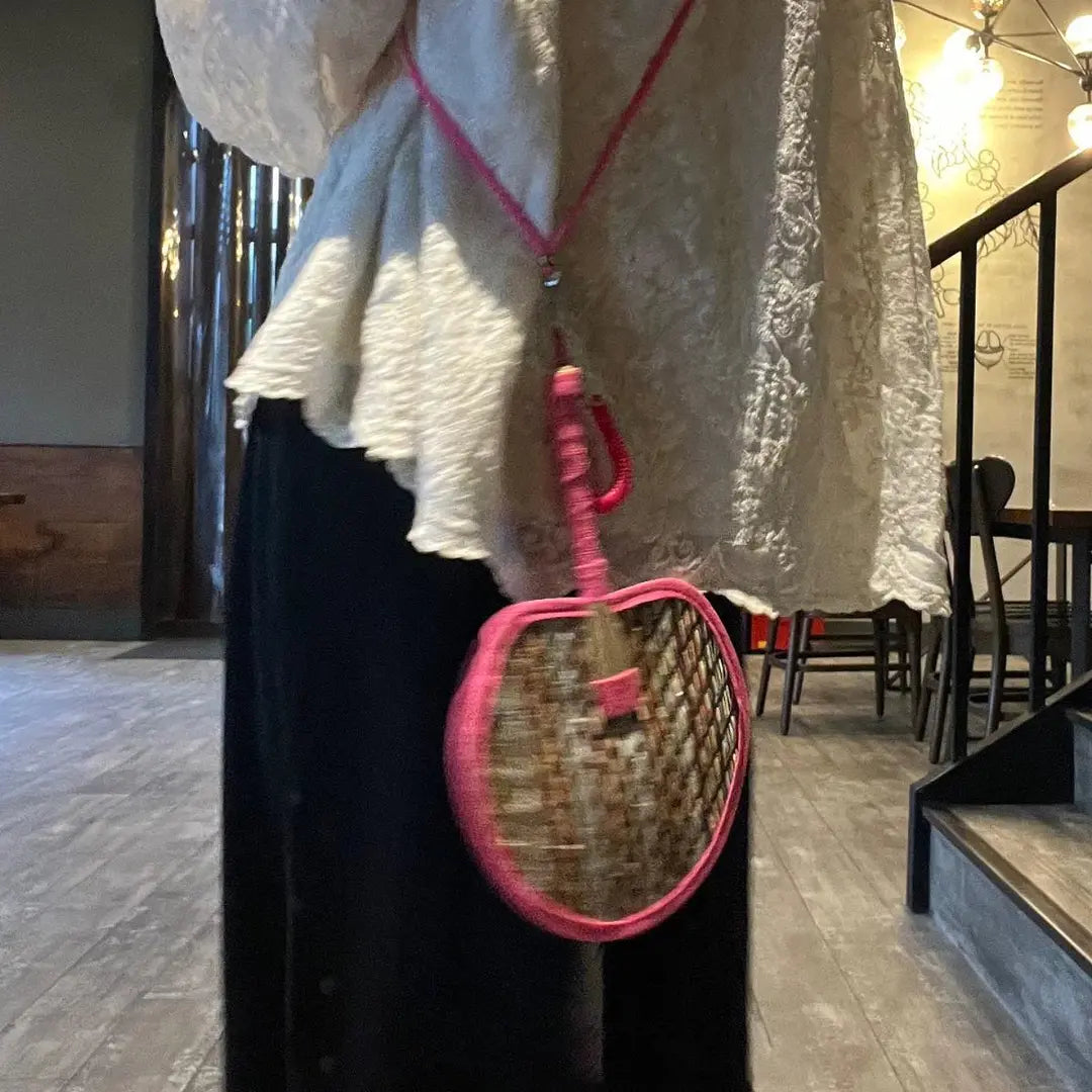Handcrafted Natural Wheat Straw Fan – Elegant Crossbody Summer Fan